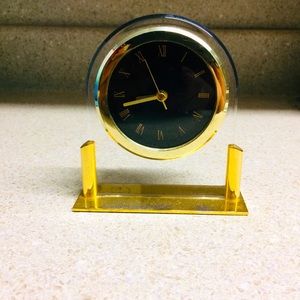 Analog clock 🕰  1 AA battery required